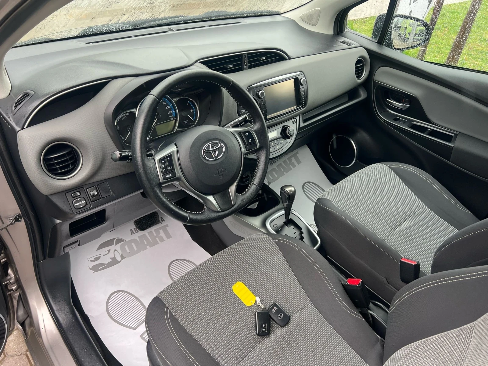 Toyota Yaris 1.5HYBRID/EURO.6B - изображение 6