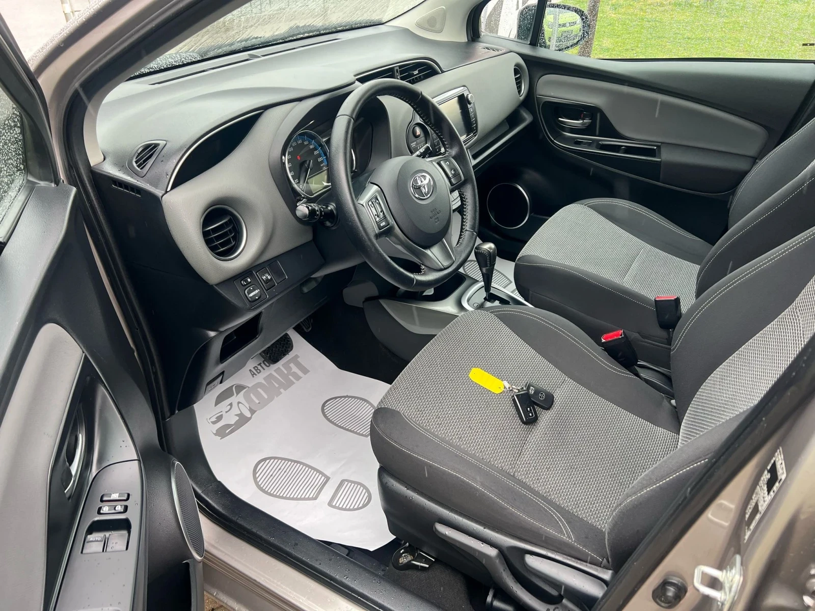 Toyota Yaris 1.5HYBRID/EURO.6B - изображение 8