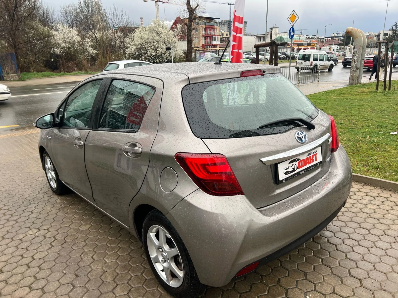 Toyota Yaris 1.5HYBRID/EURO.6B - изображение 5