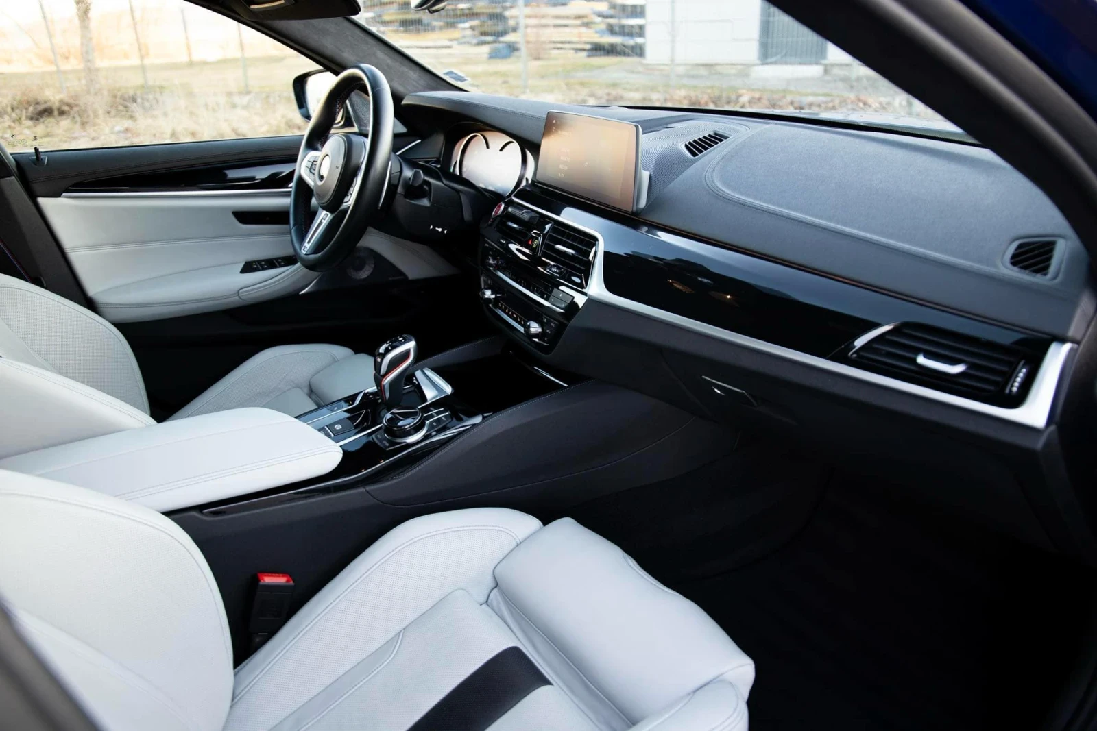 BMW M5 | Mobile.bg   11