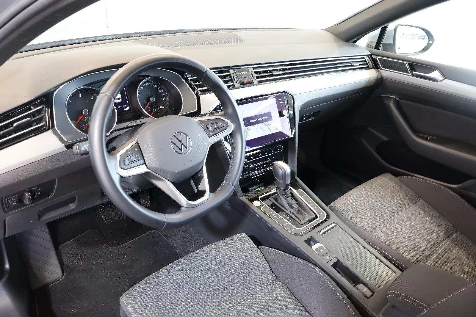 VW Passat 2.0TDI/VARIANT-BUSINESS/200HP/DSG/LED/NAV/CAM/326f - изображение 8