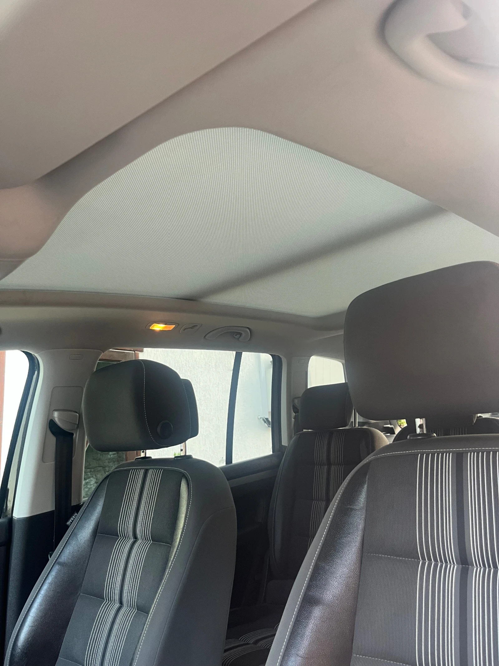 VW Touran Volkswagen Touran 1.6 TDI Highline BlueMotion - изображение 9