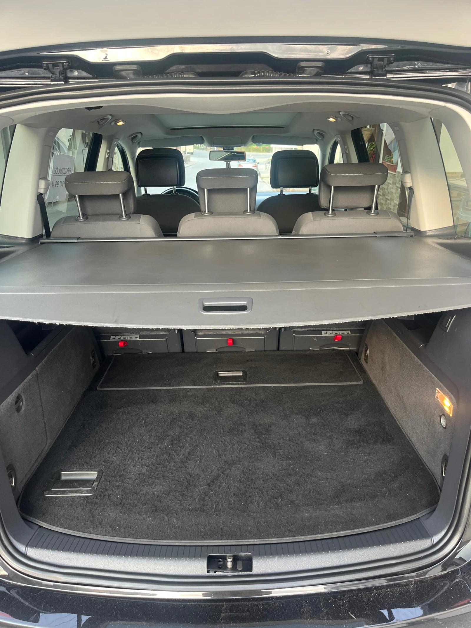 VW Touran Volkswagen Touran 1.6 TDI Highline BlueMotion | Mobile.bg — изображение 12