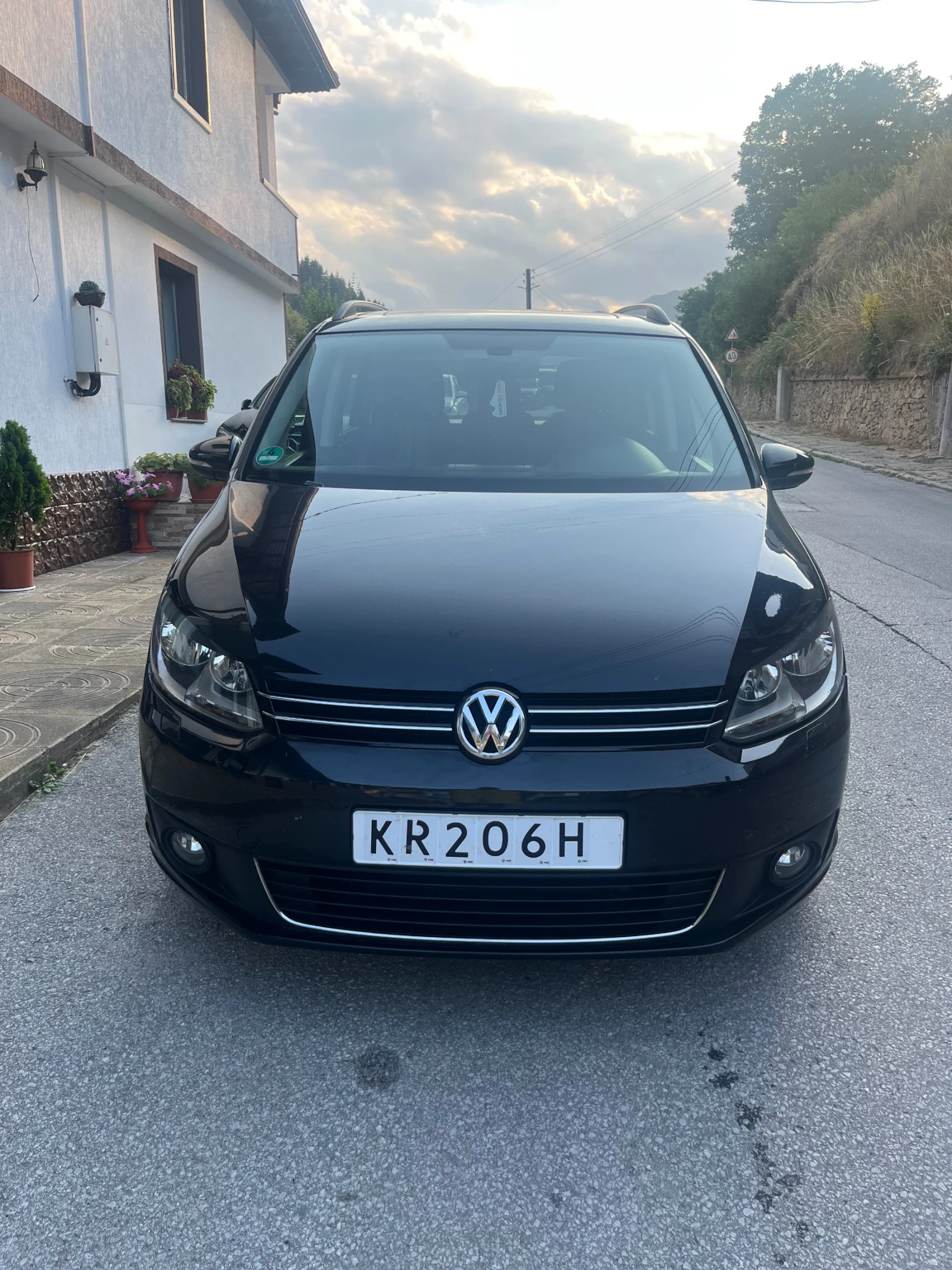 VW Touran Volkswagen Touran 1.6 TDI Highline BlueMotion | Mobile.bg — изображение 1