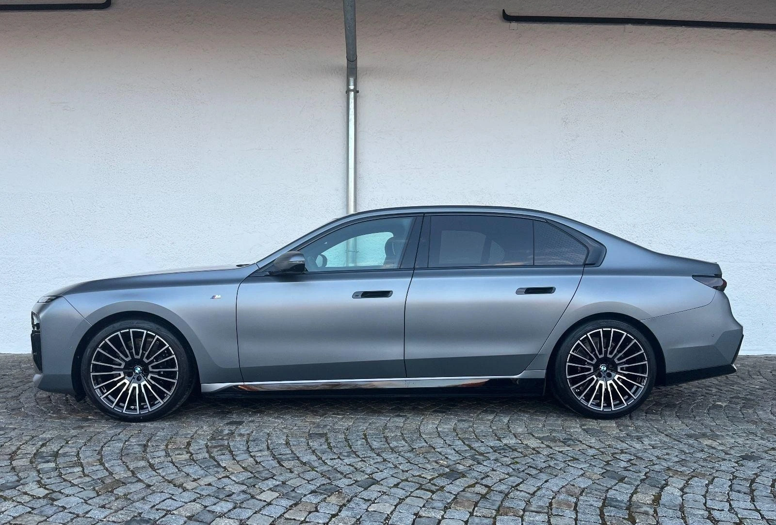 BMW i7 xDRIVE60 M-SPORT PAKET TV H/K 360 CAMERA | Mobile.bg � ����������� 3