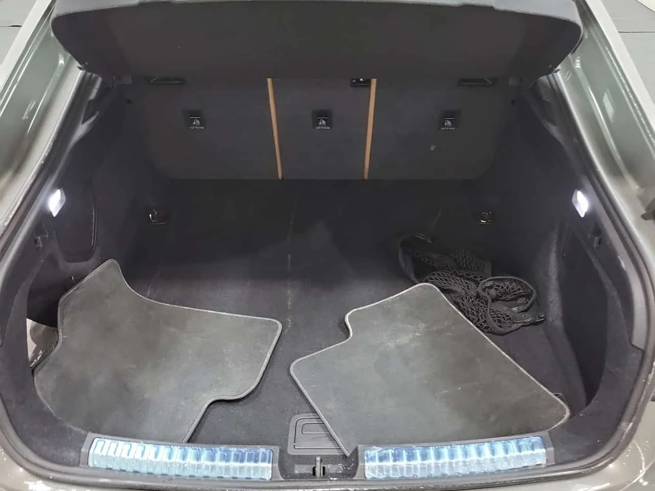 Audi A5 * Progressiv * CARFAX * БЕЗ ПЪРВОНАЧАЛНА ВНОСКА, снимка 12 - Автомобили и джипове - 53728843