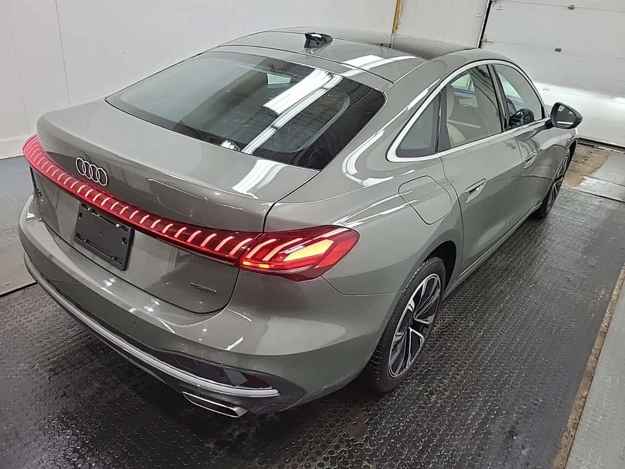 Audi A5 * Progressiv * CARFAX * БЕЗ ПЪРВОНАЧАЛНА ВНОСКА, снимка 13 - Автомобили и джипове - 53728843