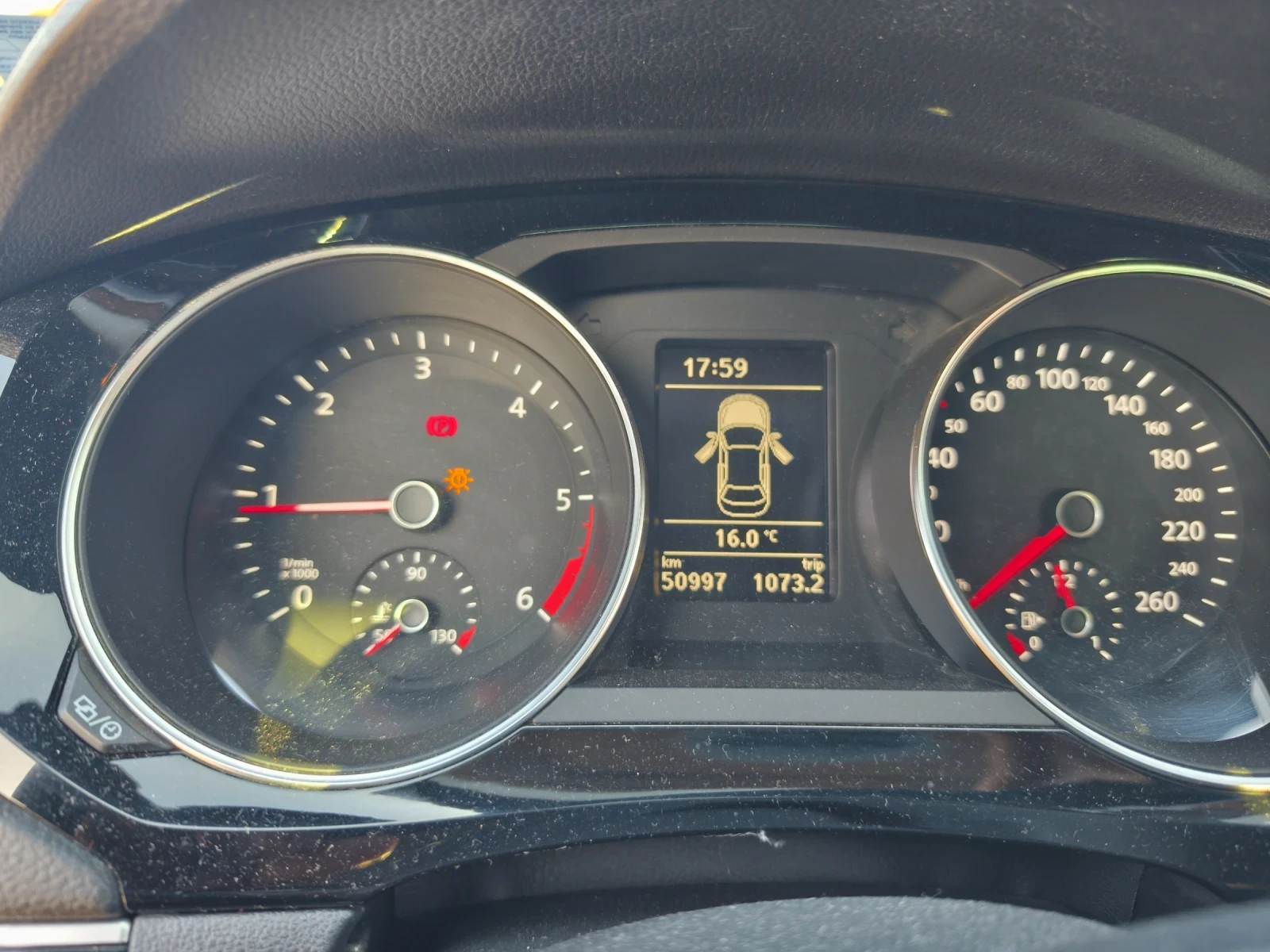 VW Jetta 2.0 TDI, снимка 13 - Автомобили и джипове - 53739210