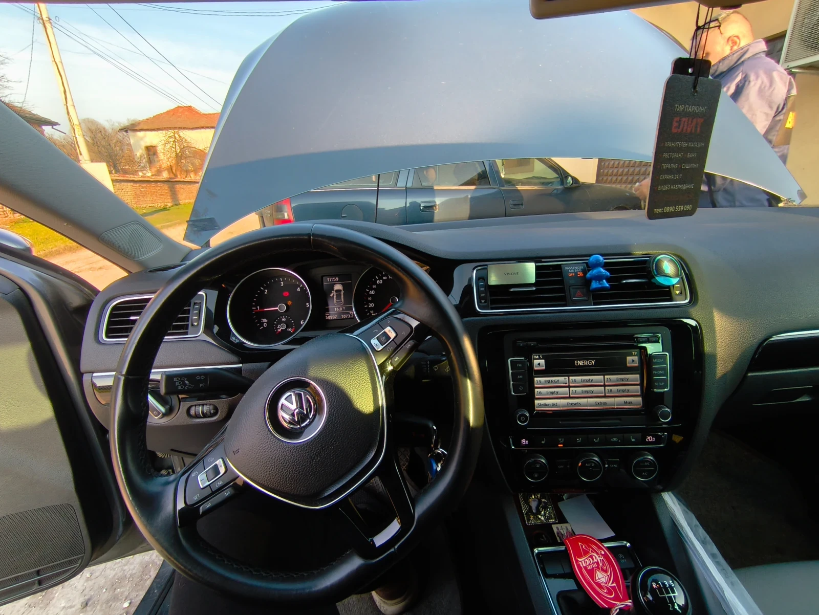 VW Jetta 2.0 TDI, снимка 14 - Автомобили и джипове - 53739210