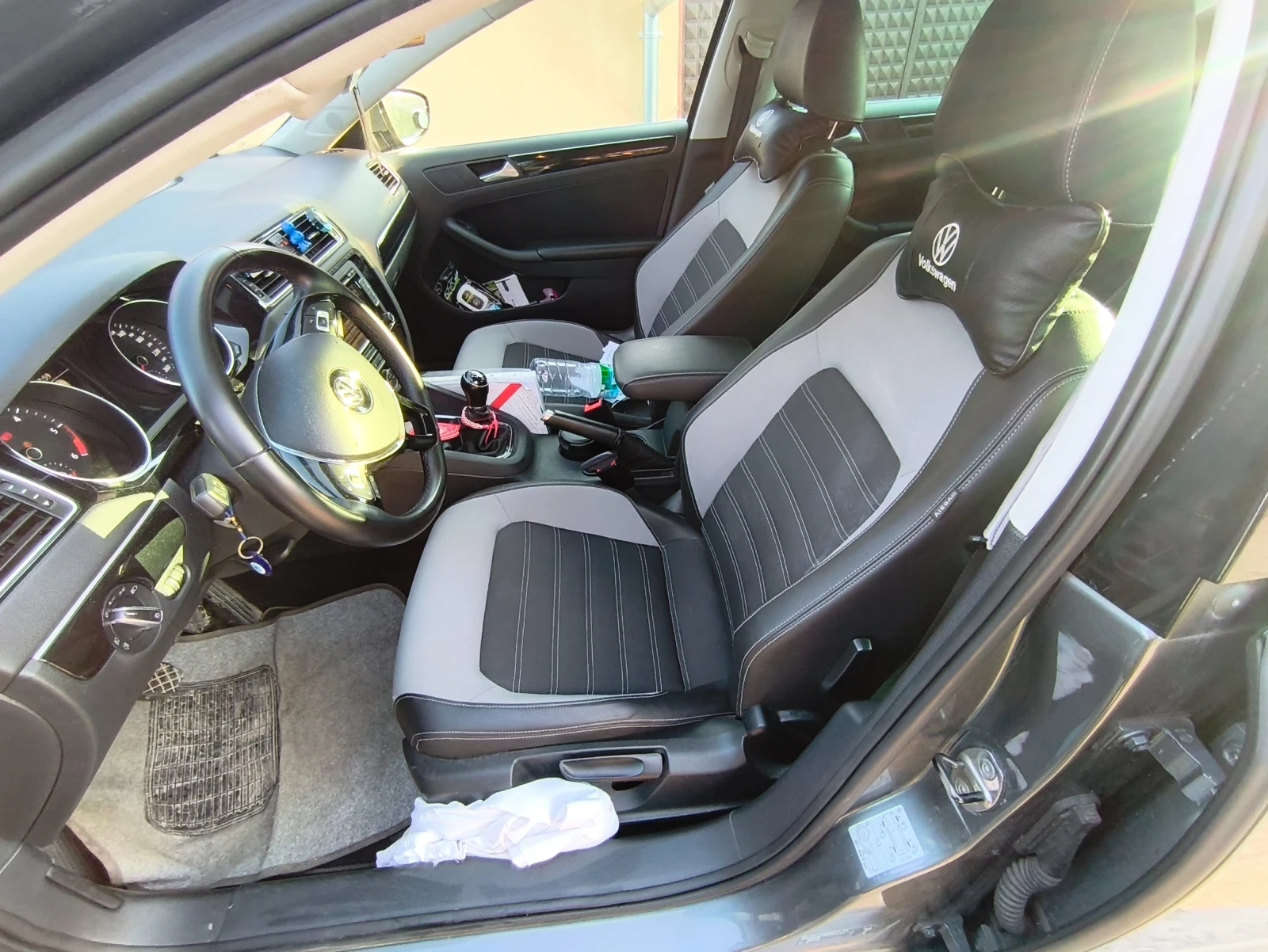 VW Jetta 2.0 TDI, снимка 15 - Автомобили и джипове - 53739210