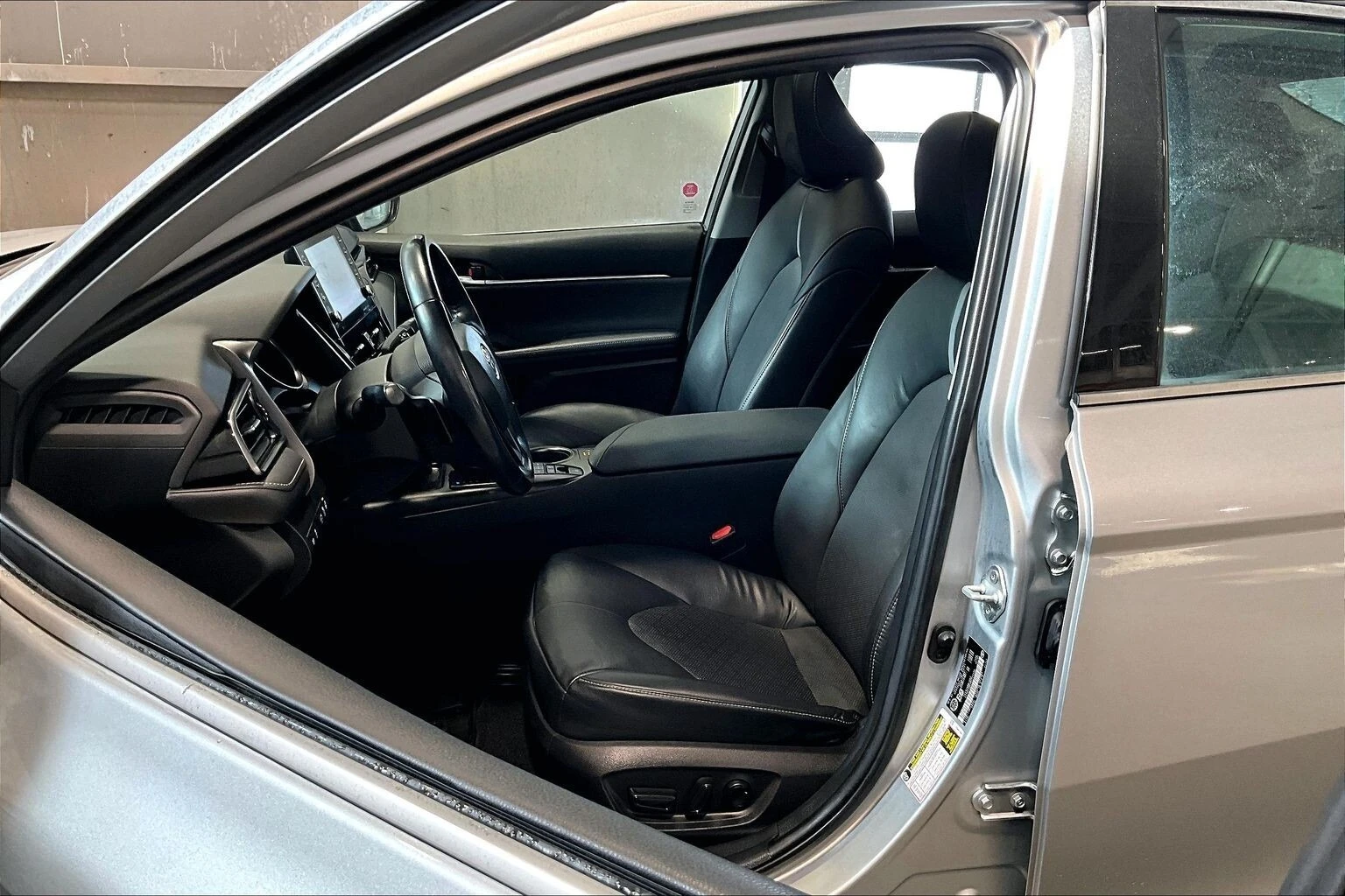 Toyota Camry Hybrid XSE С РЕГИСТРАЦИЯ & АВТО КРЕДИТ, снимка 7 - Автомобили и джипове - 54010452