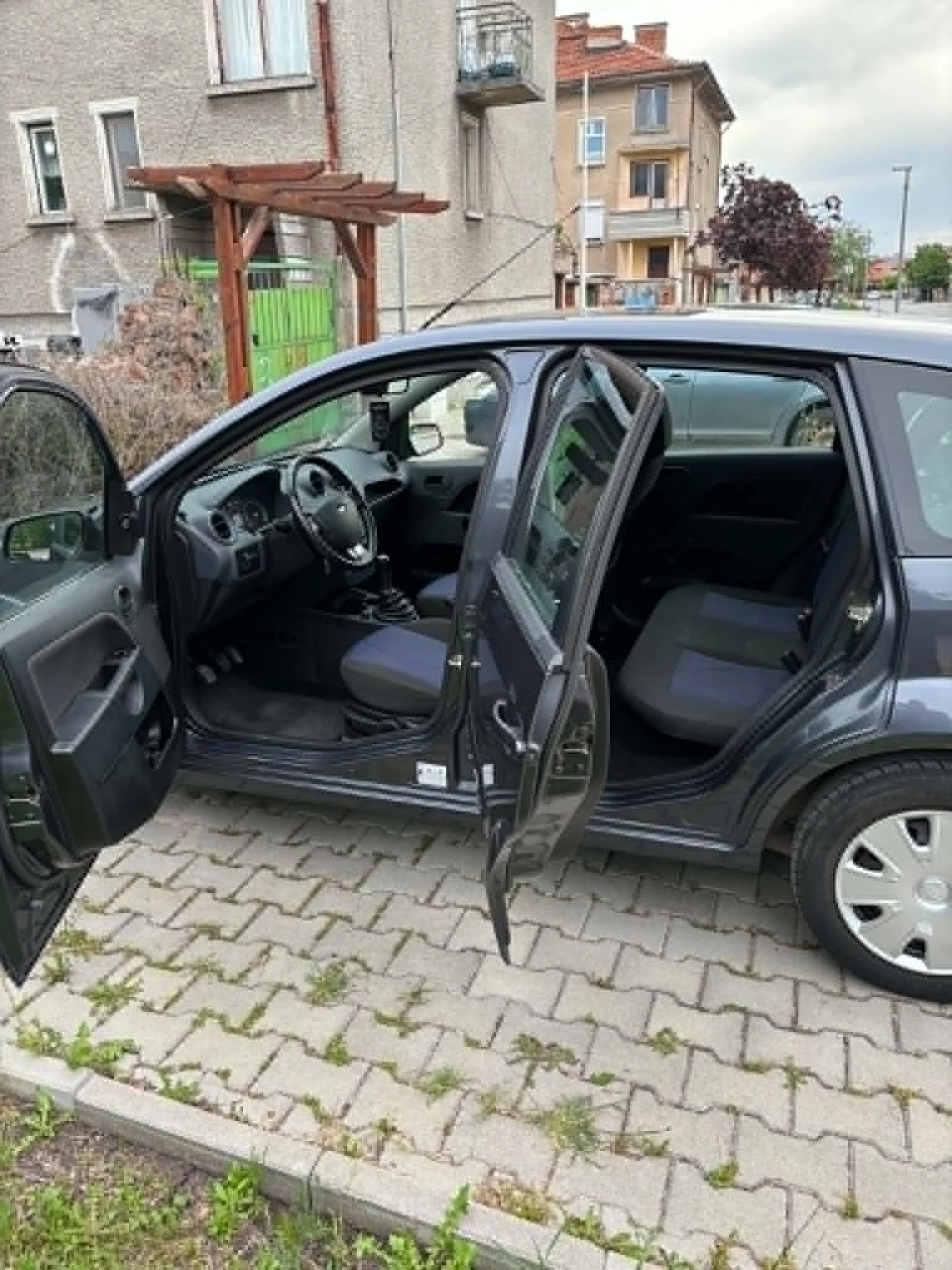 Ford Fiesta 1.3i, снимка 7 - Автомобили и джипове - 54542686