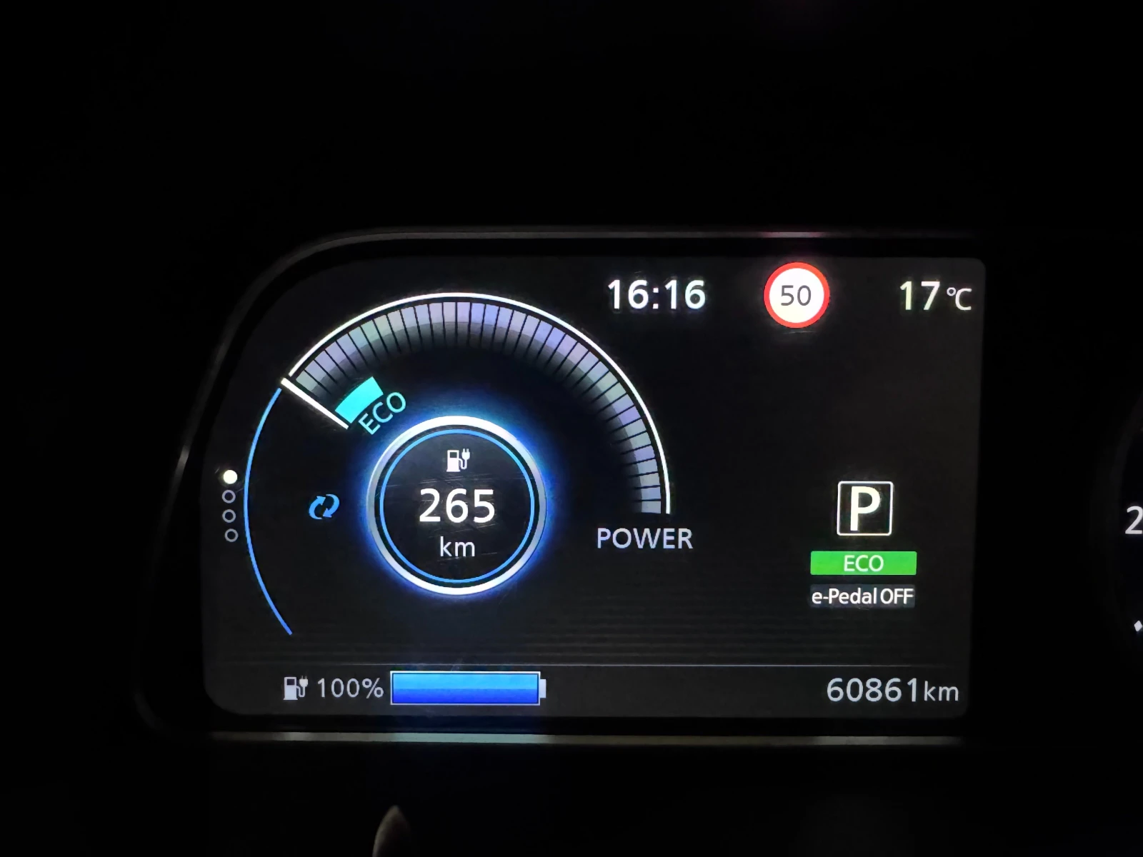 Nissan Leaf , снимка 15 - Автомобили и джипове - 54577638
