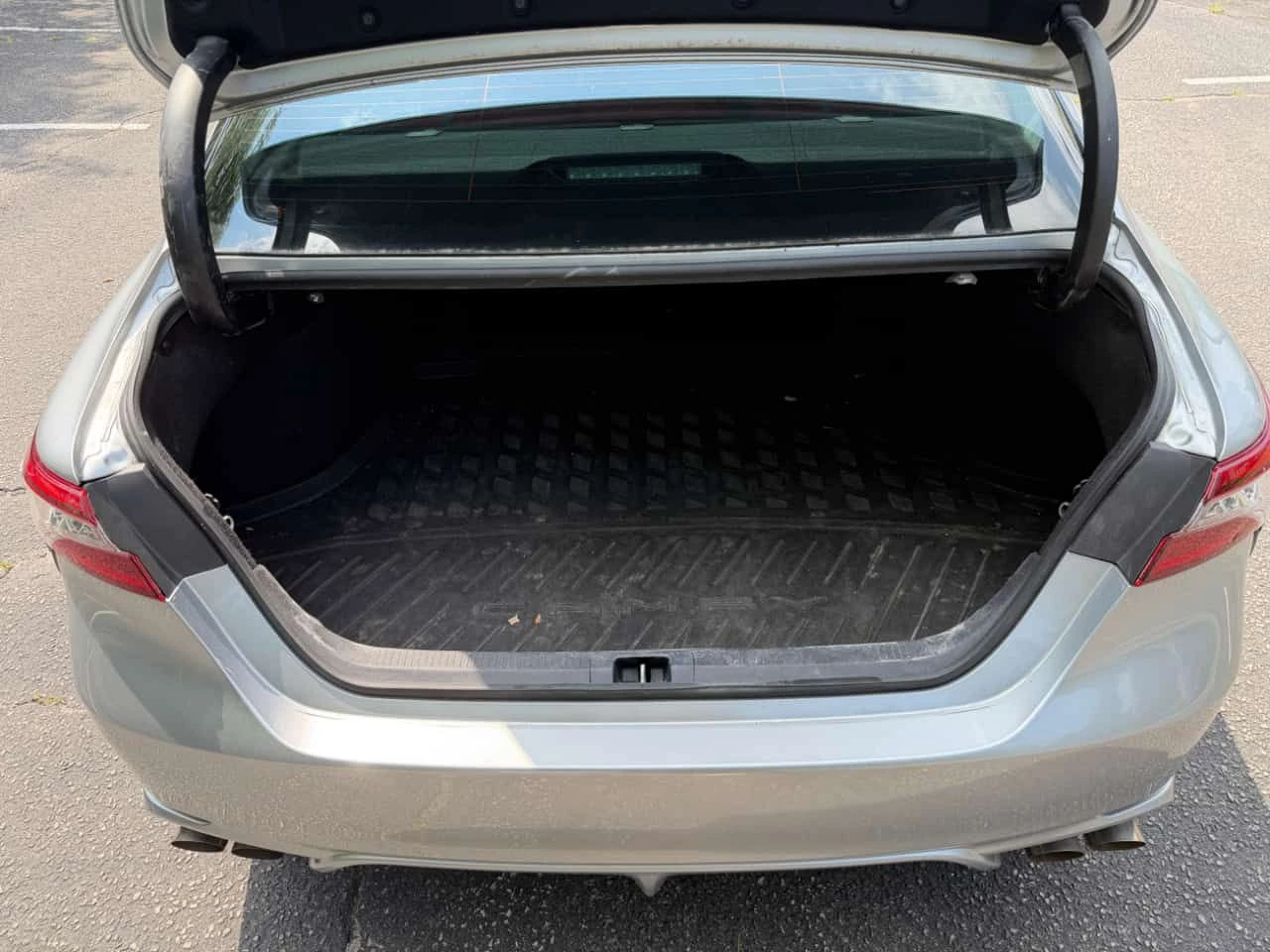 Toyota Camry XSE| PANO| ПОДГРЕВИ| KEYLESS| , снимка 14 - Автомобили и джипове - 55611699