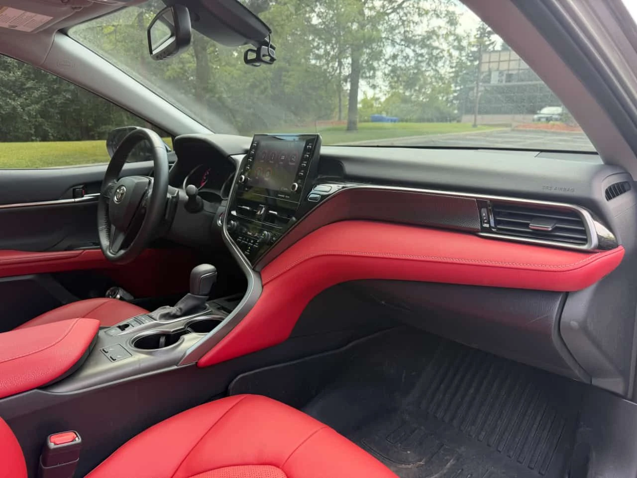 Toyota Camry XSE| PANO| ПОДГРЕВИ| KEYLESS| , снимка 17 - Автомобили и джипове - 55611699