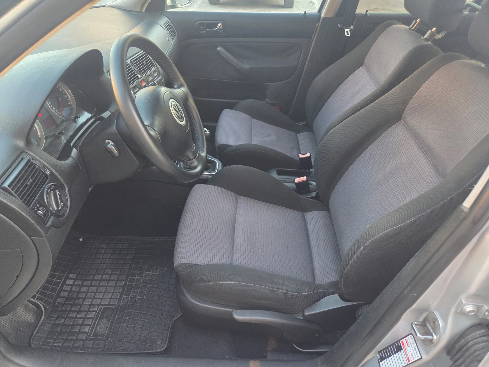 VW Golf 1.6i-Gaz.Inj./klima, снимка 10 - Автомобили и джипове - 55978287