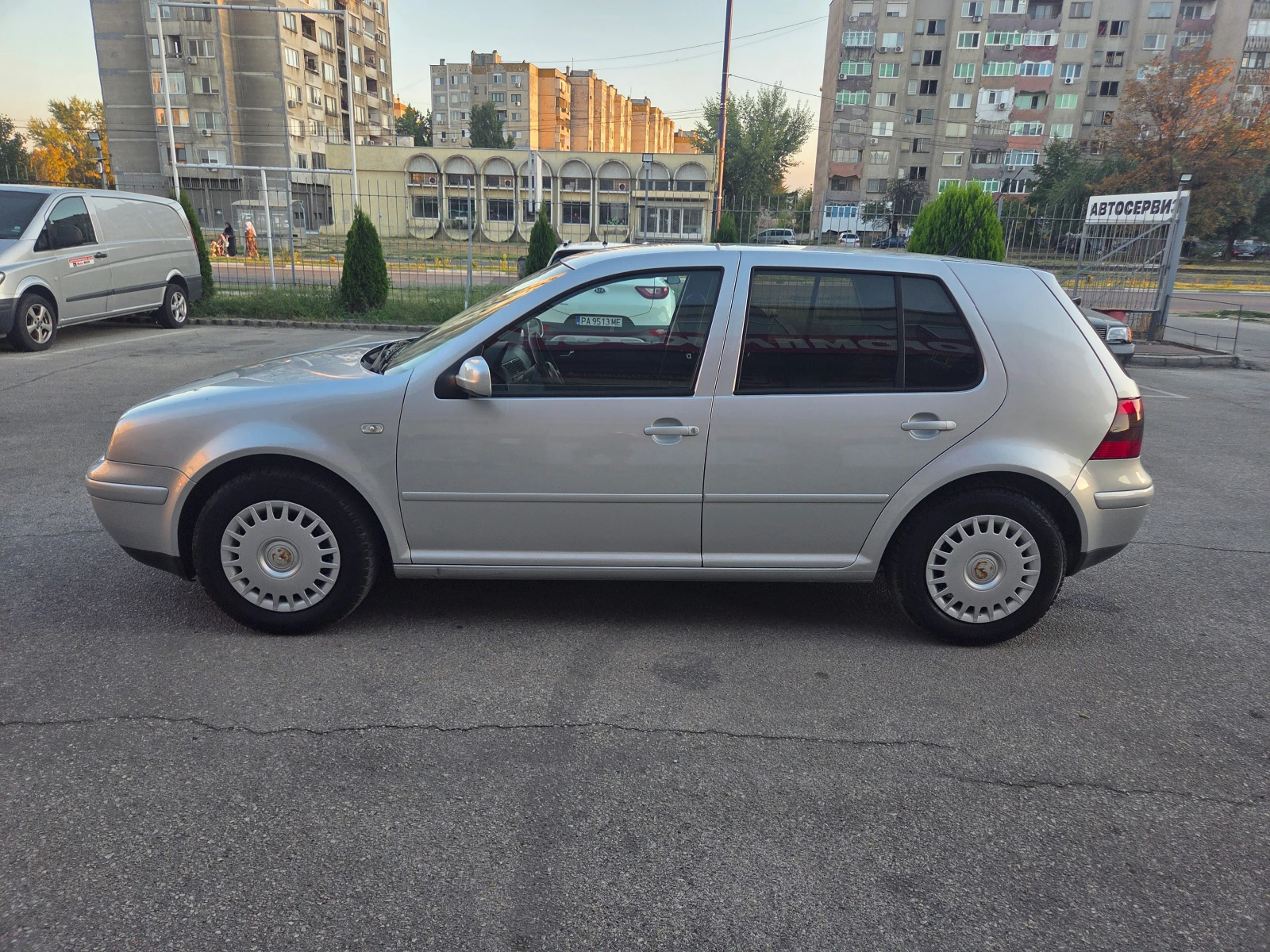 VW Golf 1.6i-Gaz.Inj./klima, снимка 2 - Автомобили и джипове - 55978287