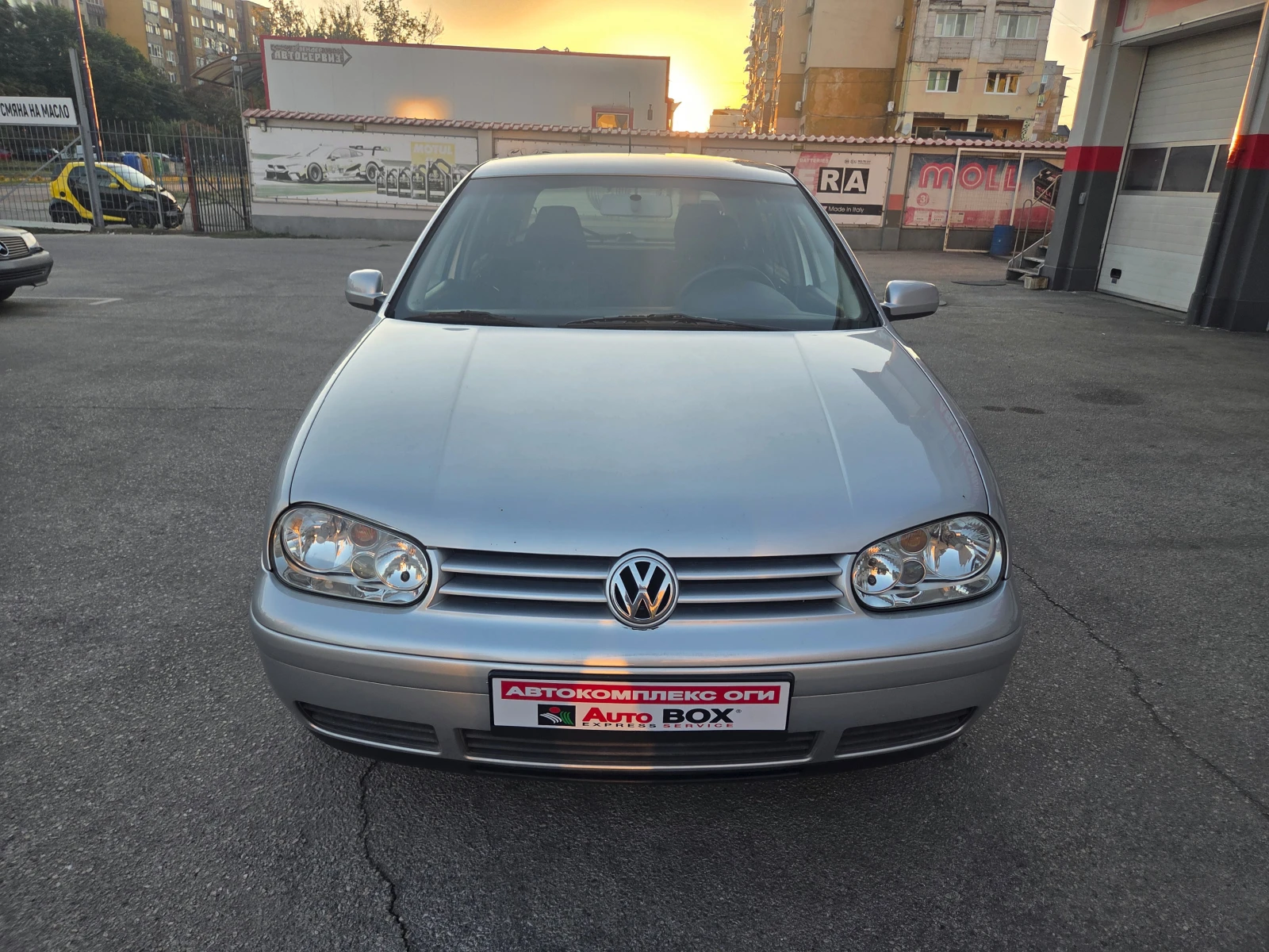 VW Golf 1.6i-Gaz.Inj./klima, снимка 8 - Автомобили и джипове - 55978287
