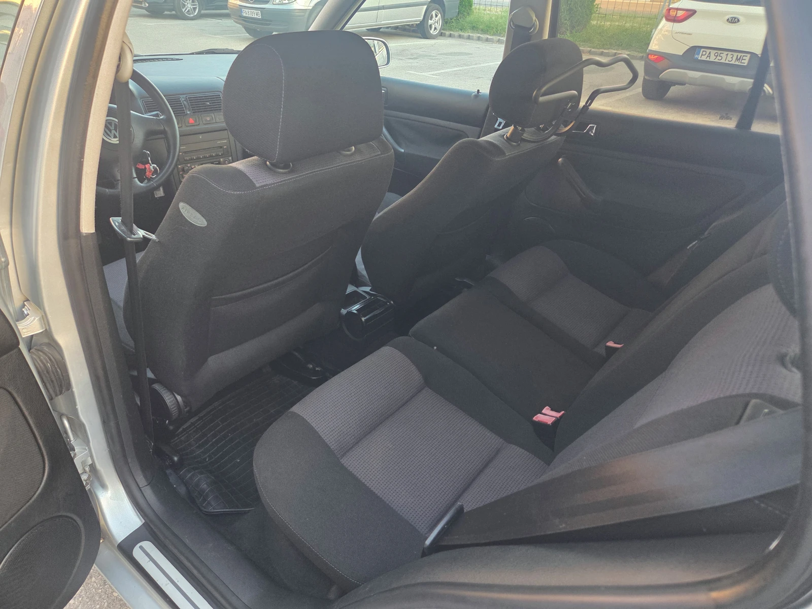 VW Golf 1.6i-Gaz.Inj./klima, снимка 16 - Автомобили и джипове - 55978287