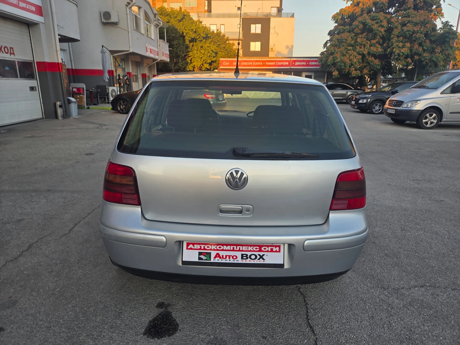 VW Golf 1.6i-Gaz.Inj./klima, снимка 4 - Автомобили и джипове - 55978287
