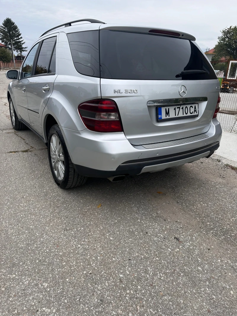 Mercedes-Benz ML 320, снимка 9 - Автомобили и джипове - 52872480