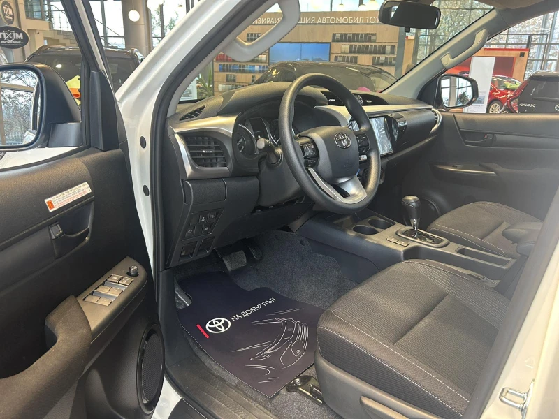 Toyota Hilux 2.4D 6AT Comfort, снимка 8 - Автомобили и джипове - 52477356
