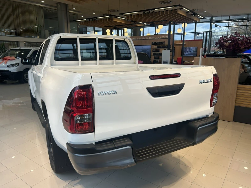 Toyota Hilux 2.4D 6AT Comfort, снимка 4 - Автомобили и джипове - 52477356