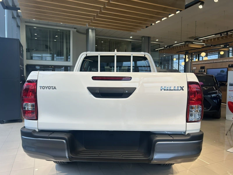 Toyota Hilux 2.4D 6AT Comfort, снимка 5 - Автомобили и джипове - 52477356