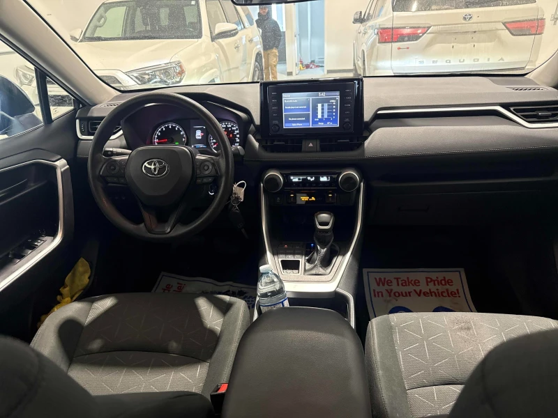 Toyota Rav4 * LE* AWD* CARFAX* АВТО КРЕДИТ* , снимка 10 - Автомобили и джипове - 53200302