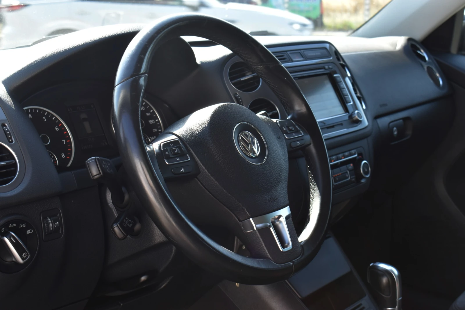 VW Tiguan 2.0T* 4x4* Restyling | Mobile.bg   11