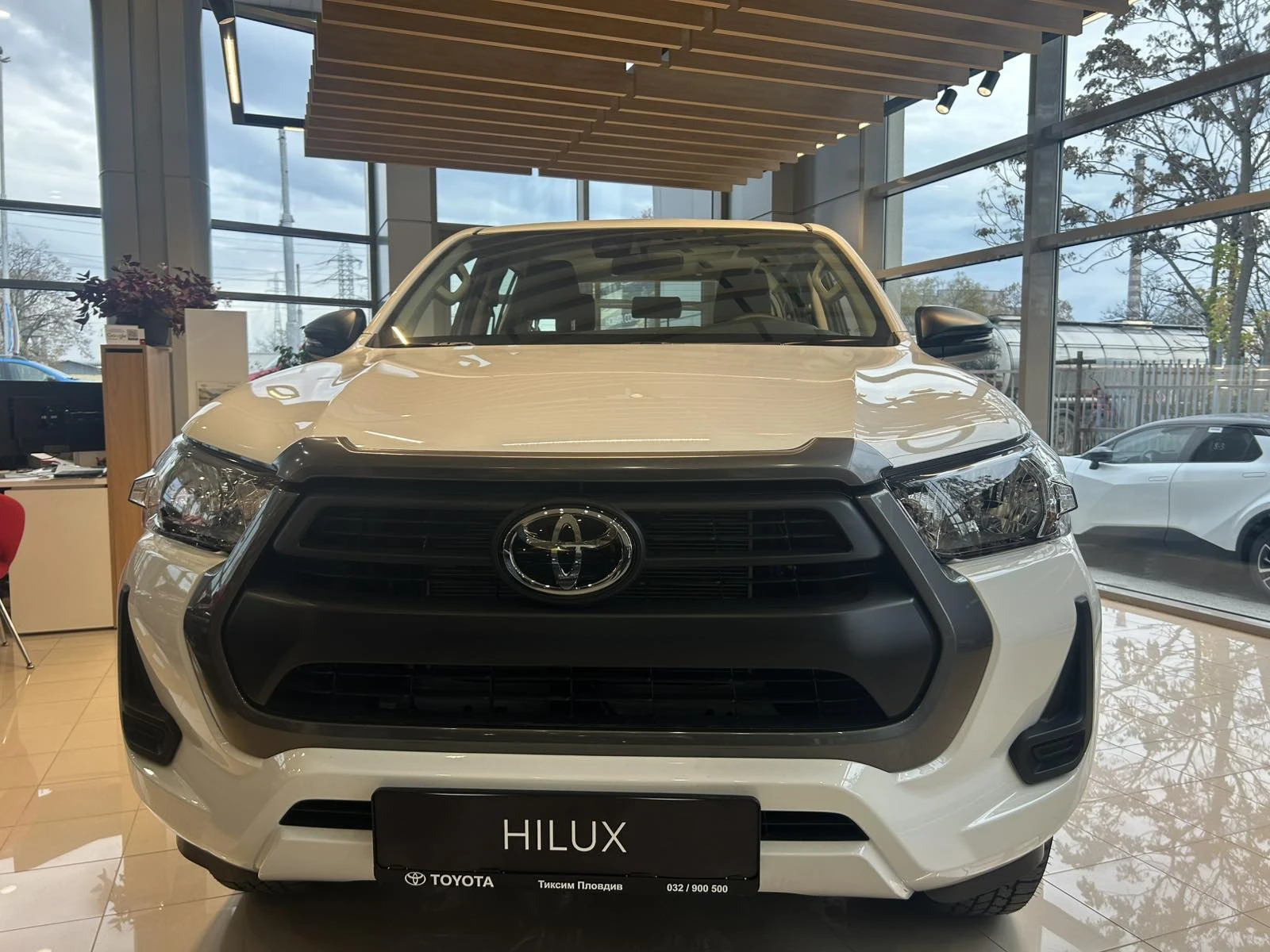 Toyota Hilux 2.4D 6AT Comfort - изображение 2