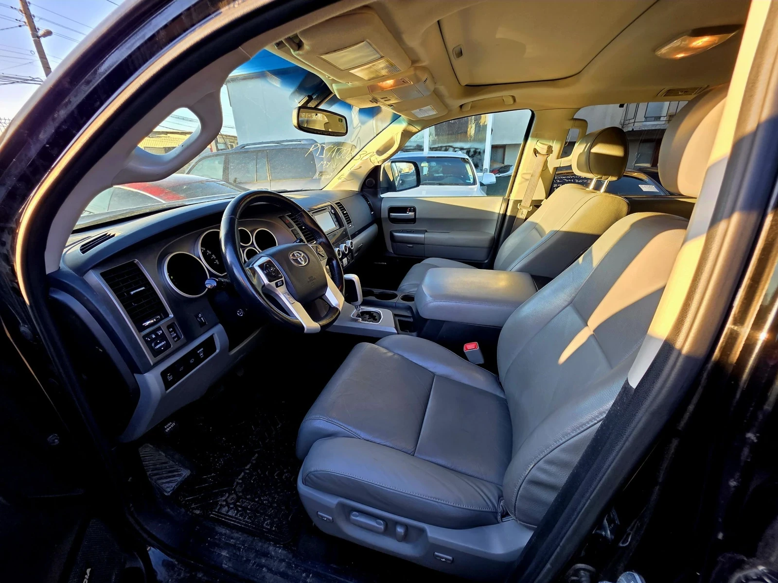 Toyota Sequoia 5.7 LIMITED 7+ 1 ����� | Mobile.bg � ����������� 12