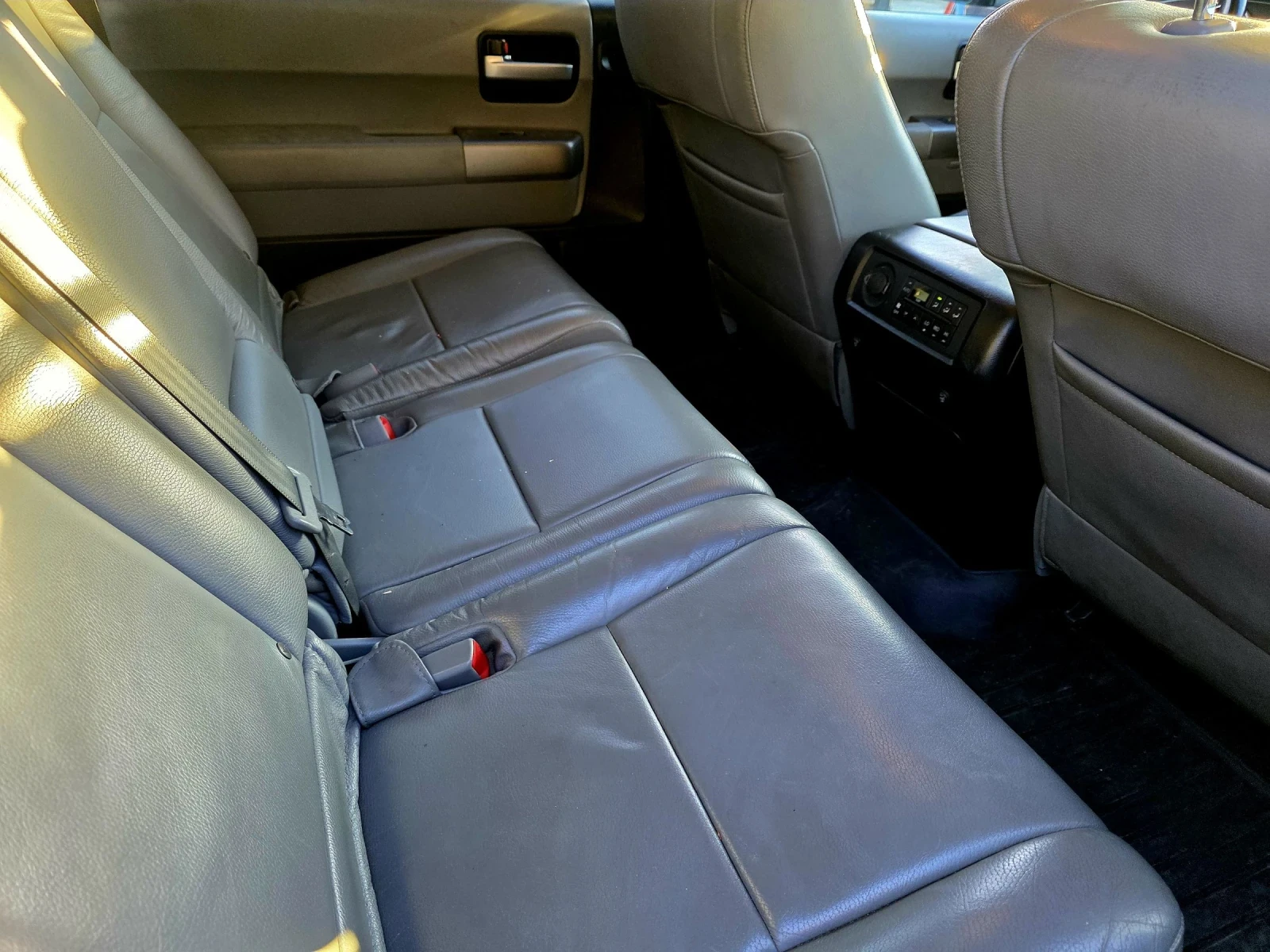 Toyota Sequoia 5.7 LIMITED 7+ 1 ����� | Mobile.bg � ����������� 11