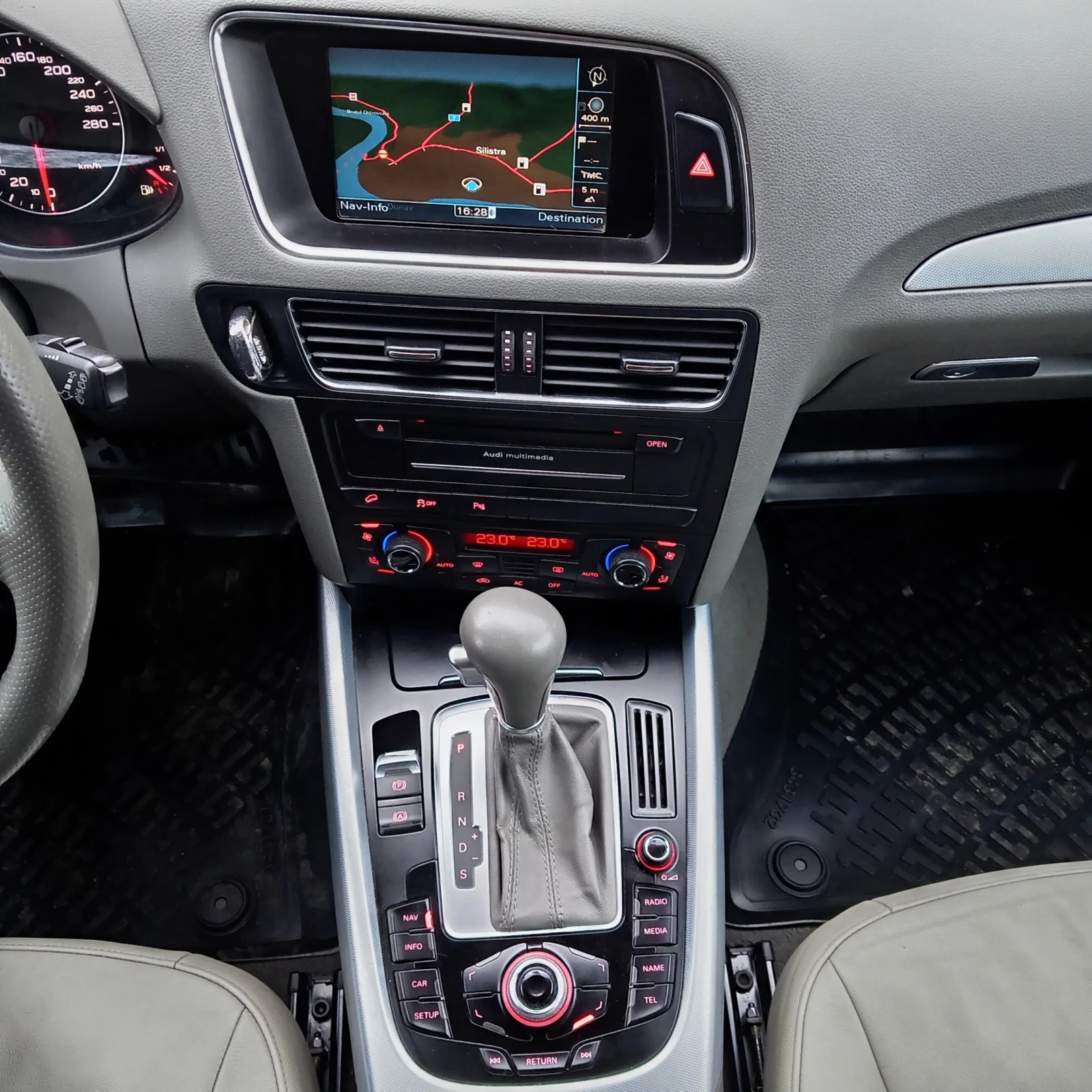 Audi Q5 S tronic | Milano Leather | Real KM | TOP, снимка 12 - Автомобили и джипове - 53952401