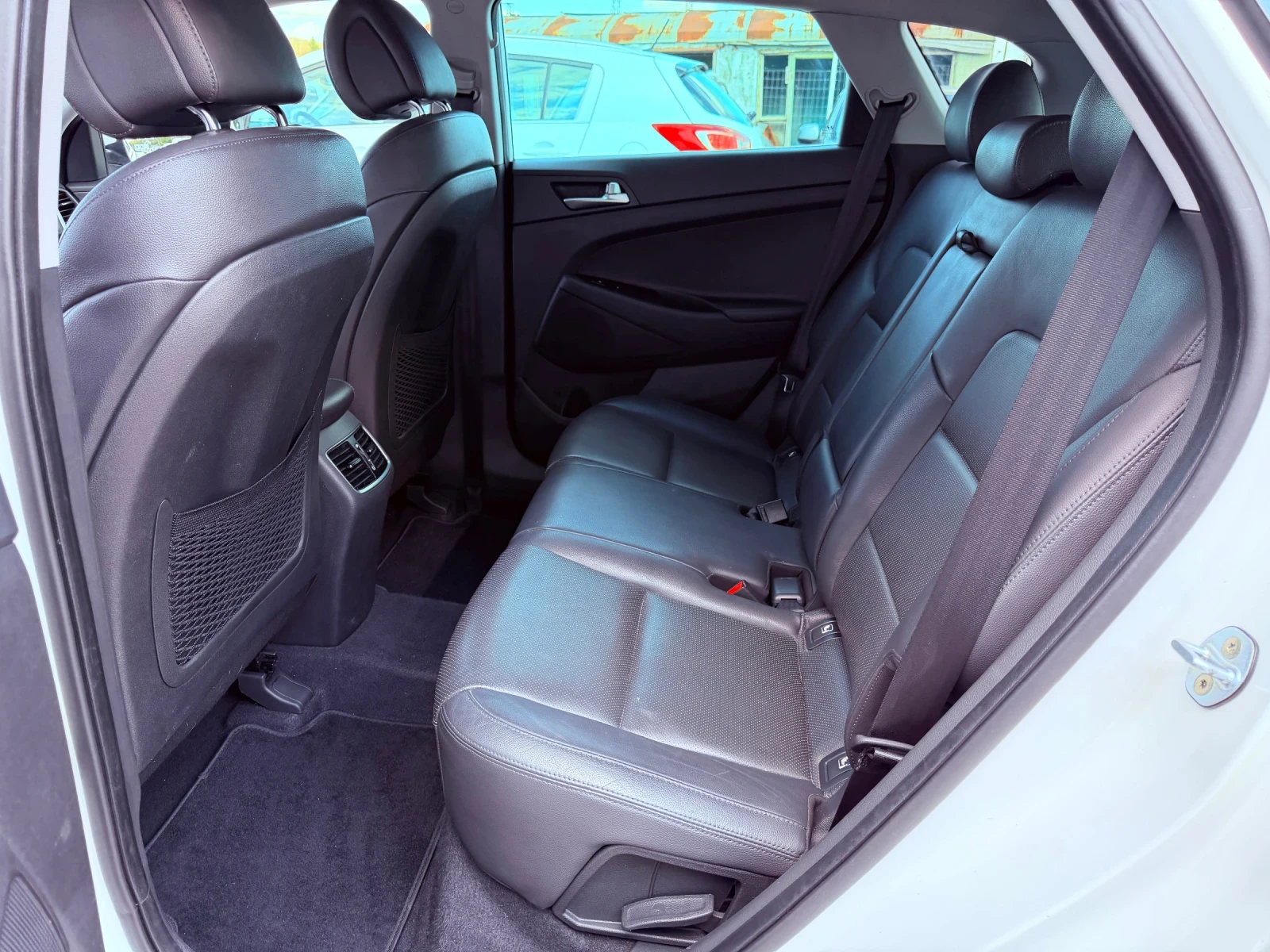 Hyundai Tucson 1.7cdti 141k.c* Facelife* NOVA* UNIKAT* , снимка 7 - Автомобили и джипове - 54163597