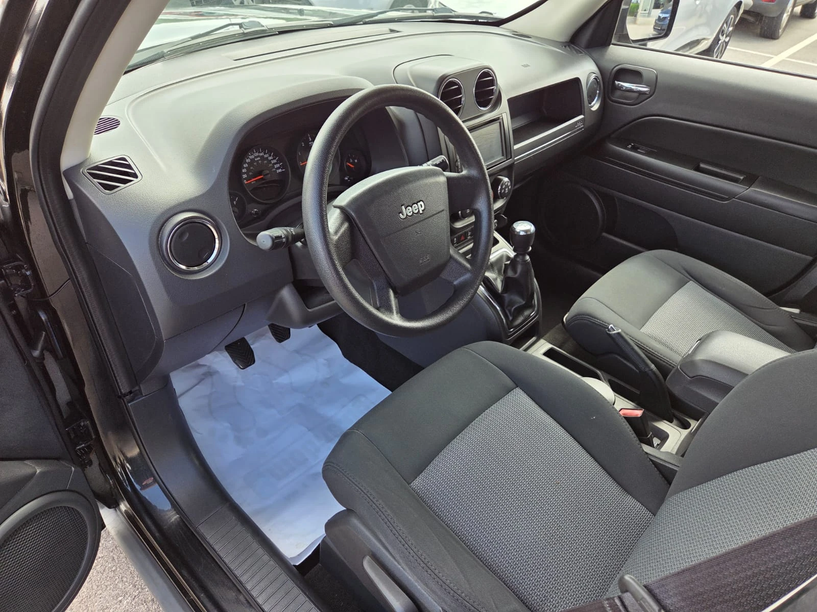 Jeep Patriot 2.2 CRD, снимка 7 - Автомобили и джипове - 54616118