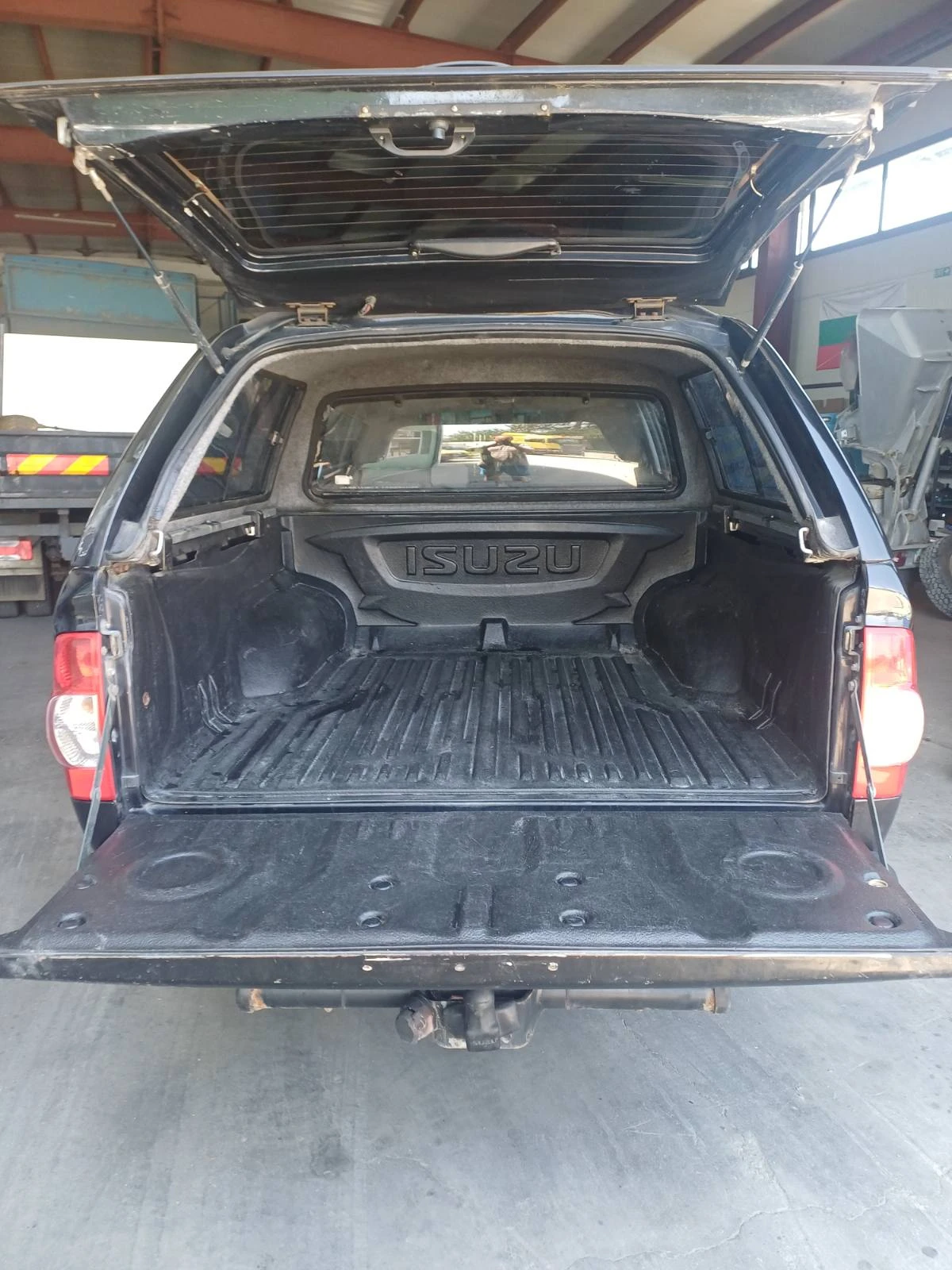 Isuzu D-max �������� 3, 0 �� | Mobile.bg � ����������� 15