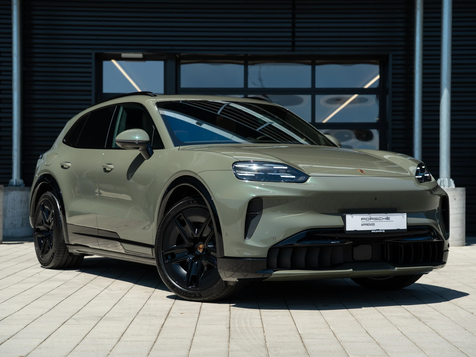 Porsche Cayenne Electric, снимка 3 - Автомобили и джипове - 55120743