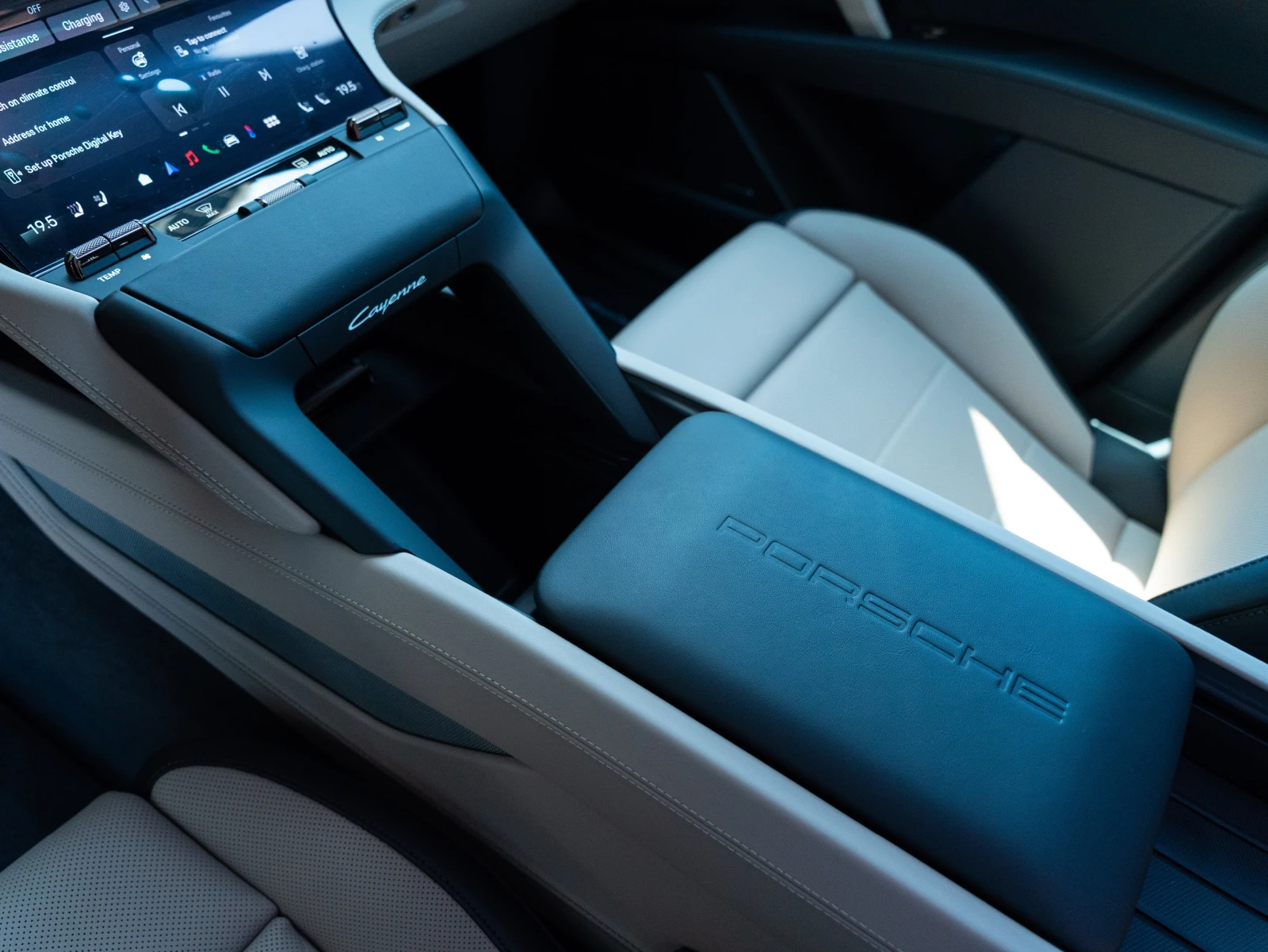 Porsche Cayenne Electric, снимка 13 - Автомобили и джипове - 55120743