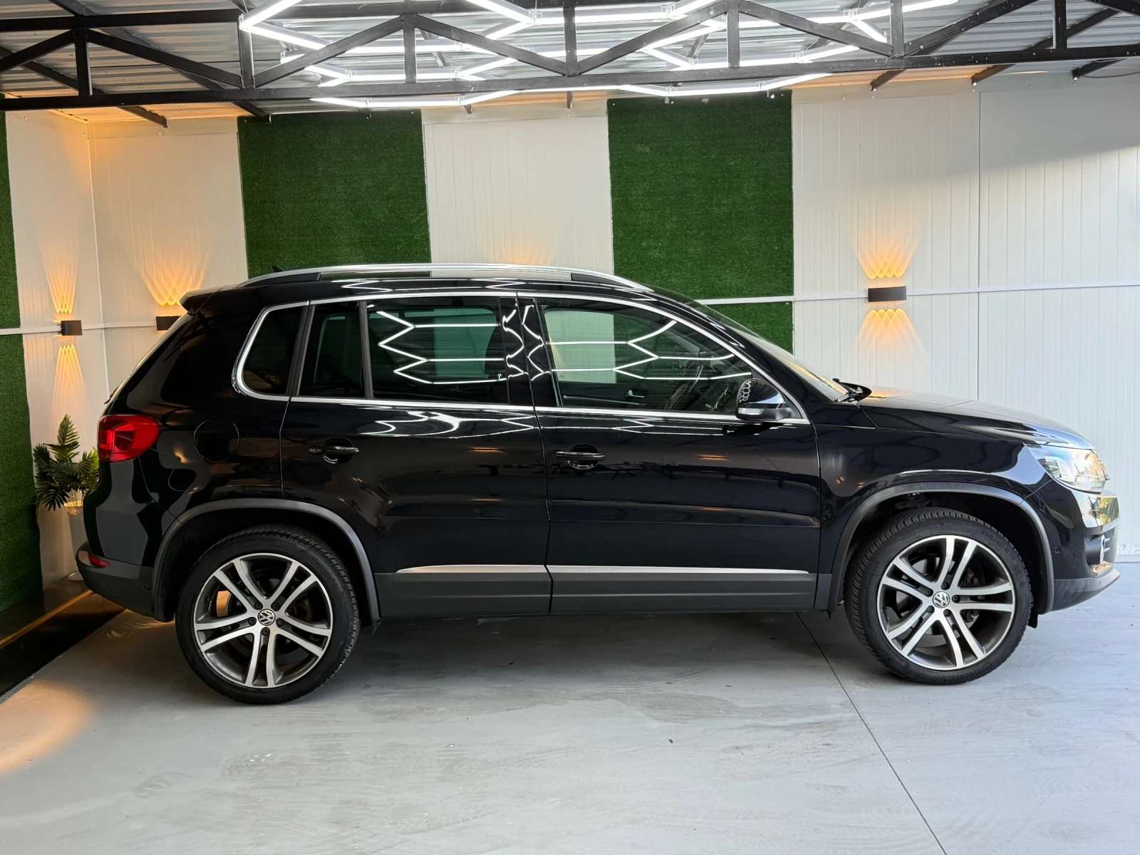 VW Tiguan 1.4TSI FACELIFT, снимка 4 - Автомобили и джипове - 55466019