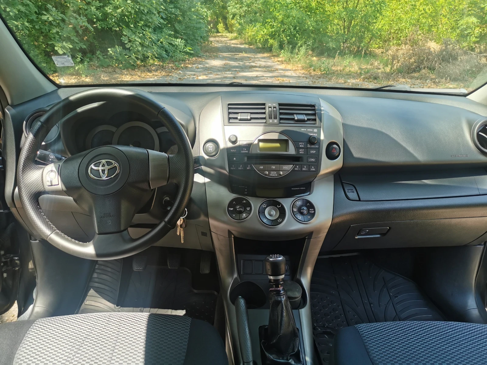 Toyota Rav4 2.2 D-4D 136, снимка 13 - Автомобили и джипове - 55539092