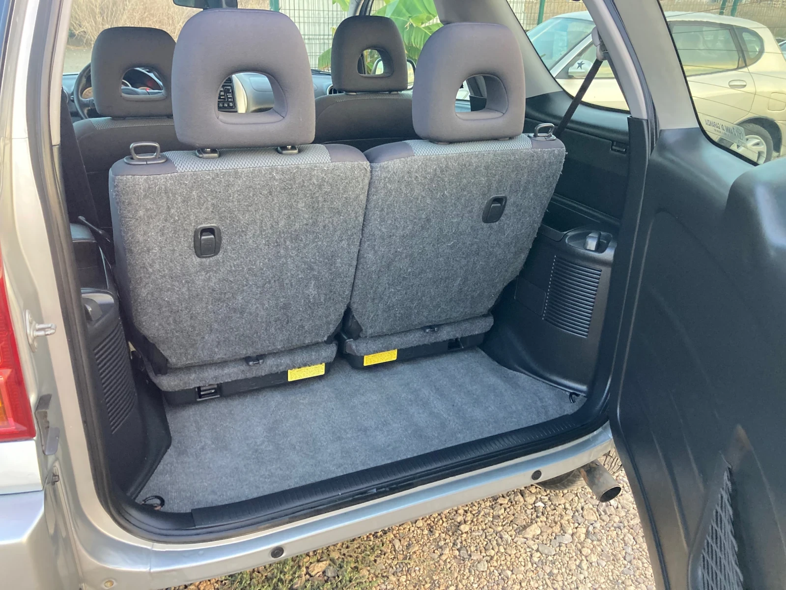 Toyota Rav4 2.0D4D, снимка 9 - Автомобили и джипове - 55935292