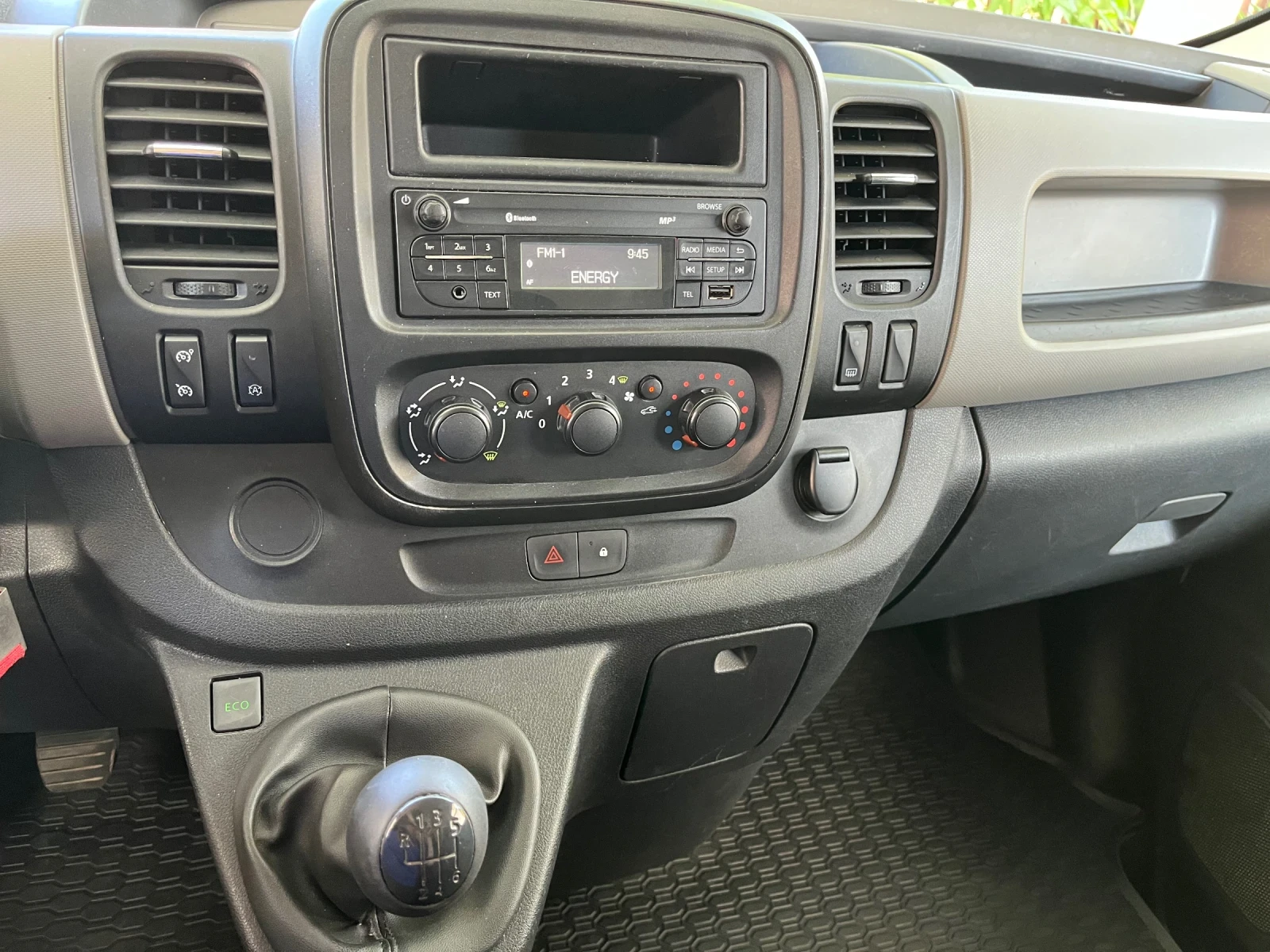 Renault Trafic 3 ОТЛИЧЕН ЕВРО 6В 1.6ТД 125KC КЛИМА* РЕГ ОБСЛ, снимка 14 - Бусове и автобуси - 55466977