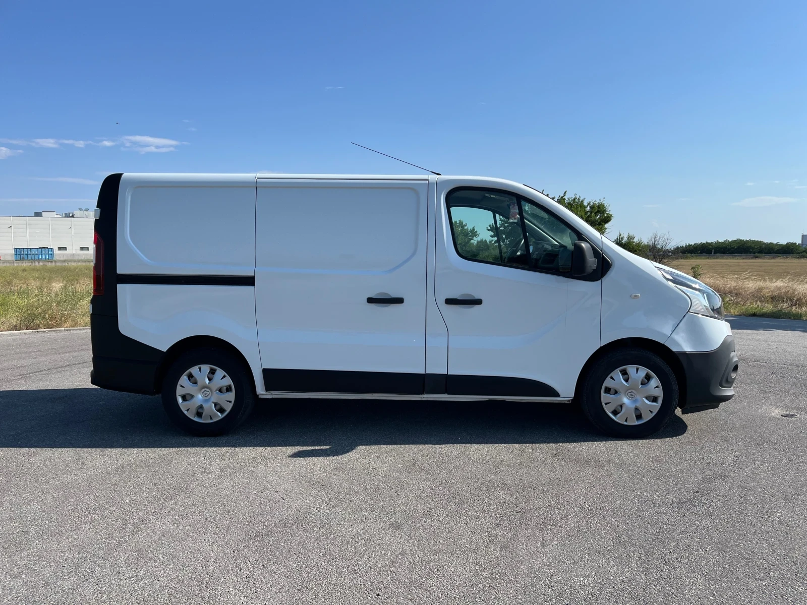 Renault Trafic 3 ОТЛИЧЕН ЕВРО 6В 1.6ТД 125KC КЛИМА* РЕГ ОБСЛ, снимка 6 - Бусове и автобуси - 55466977