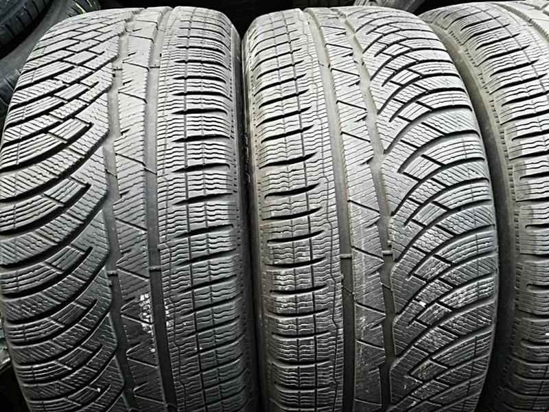 Гуми Зимни 245/50R18, снимка 3 - Гуми и джанти - 23688795