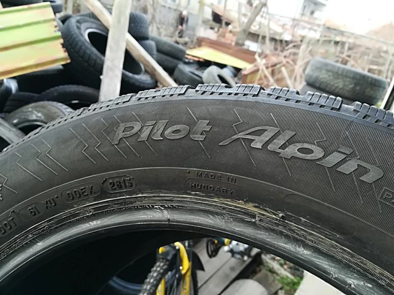 Гуми Зимни 245/50R18, снимка 6 - Гуми и джанти - 23688795