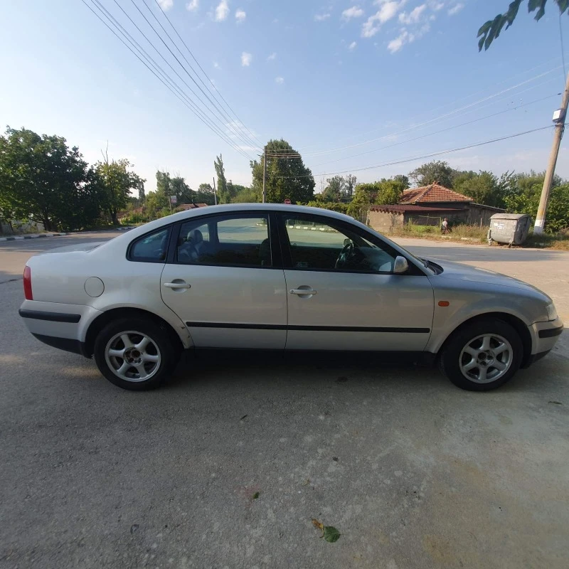 VW Passat 1.8i 125 ADR, снимка 3 - Автомобили и джипове - 41909599