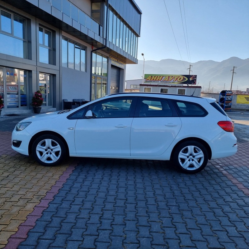 Opel Astra 1.6 CDTI , снимка 2 - Автомобили и джипове - 43559612
