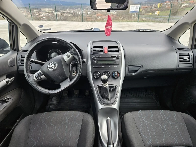 Toyota Auris, снимка 6 - Автомобили и джипове - 48797872