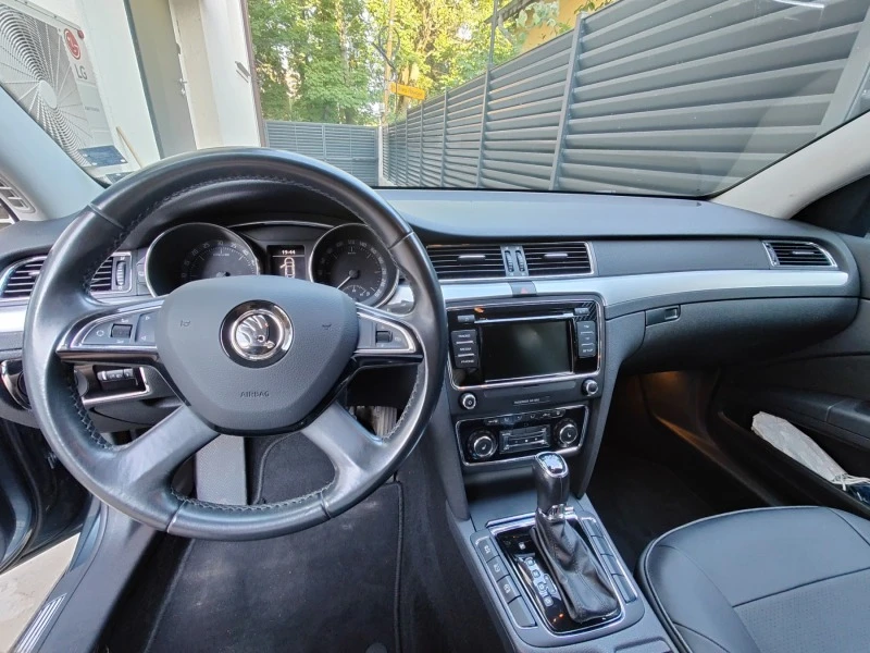 Skoda Superb 2.0 TDI, 170 HP, 4х4, 6DSG, ПЪЛНА СЕРВИЗНА ИСТОРИЯ, снимка 11 - Автомобили и джипове - 45984737